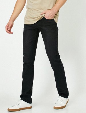 джинсы Материал: %79  Хлопок, %20 Полиэстер, %1  эластан Параметры модели: рост: 188 cm, грудь: 99, талия: 75, бедра: 95 Надет размер: 27/32