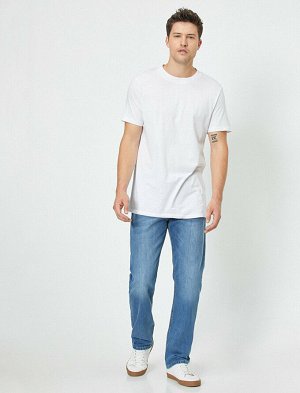 джинсы Материал: %98  Хлопок, %2  эластан Параметры модели: рост: 187 cm, грудь: 97, талия: 80, бедра: 93 Надет размер: 32/34