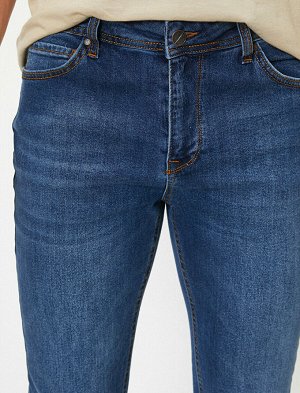 джинсы Материал: %99  Хлопок, %1  эластан Параметры модели: рост: 187 cm, грудь: 99, талия: 75, бедра: 94 Надет размер: 27/32