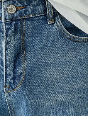 джинсы Материал: %99  Хлопок, %1  эластан Параметры модели: рост: 188 cm, грудь: 96, талия: 78, бедра: 0 Надет размер: 32/34