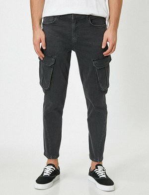 джинсы Материал: %98.8  Хлопок, %1.2  эластан Параметры модели: рост: 188 cm, грудь: 99, талия: 75, бедра: 95 Надет размер: 32/34