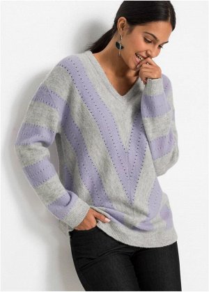 Пуловер в полоску