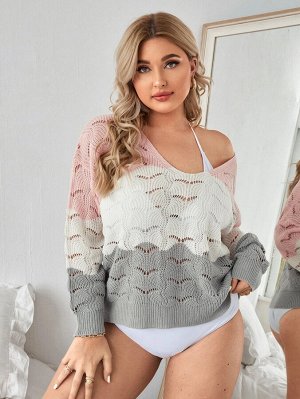 Контрастный свитер размера плюс