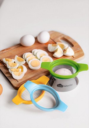 Яйцерезка Яйцерезка— практичное приспособление для лёгкой нарезки яиц вкрутую для различных блюд.
Имеет три насадки для быстрой нарезки яиц кусочками разной формы: кубиками, пластинками и половинками.