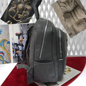 Классический рюкзак Bionce из прочной эко-кожи с кисточкой графитового цвета.