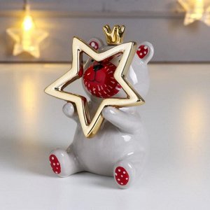 Сувенир керамика "Мишка в короне, с большой золотой звездой" 11,2х7,7х7,8 см