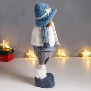 Кукла интерьерная "Малыш в вязаном синем наряде и шляпке со снежинкой" 36,5 см
