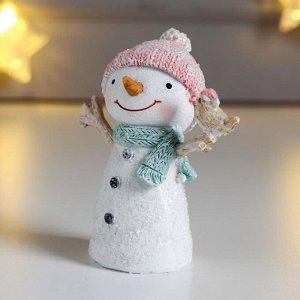 Сувенир полистоун "Снеговичок в вязаной розовой шапке, с птичкой" 8,5х5х7,5 см