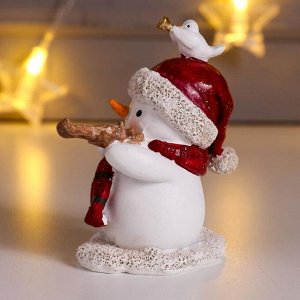 Сувенир полистоун "Снеговичок в красном колпаке, со скрипкой, с птичкой" 9х5х8,5 см