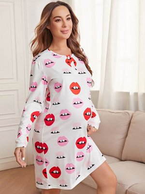 Для беременных Домашнее платье с принтом губ на пуговицах