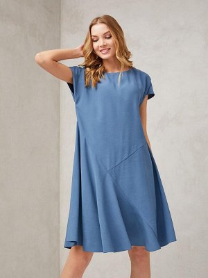Платье синее свободного силуэта с короткими рукавами