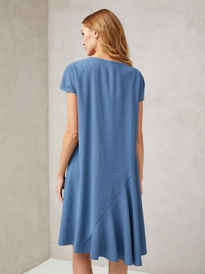 Платье синее свободного силуэта с короткими рукавами