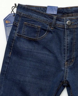 Джинсы BAI CNN029
Классические пятикарманные джинсы прямого кроя с застежкой на молнию и пуговицу. 
Состав: 95% - хлопок, 5% - полиэстер .
Страна производитель: КНР.
Сезон: Демисезон.