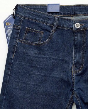 Джинсы BAI CNN028
Классические пятикарманные джинсы прямого кроя с застежкой на молнию и пуговицу. 
Состав: 95% - хлопок, 5% - полиэстер .
Страна производитель: КНР.
Сезон: Демисезон.
