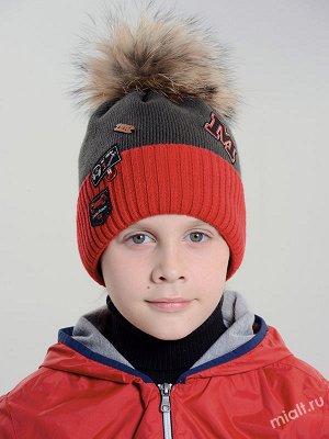 Зимняя шапочка удлиненной формы с широким отворотом и флисовой подкладкой