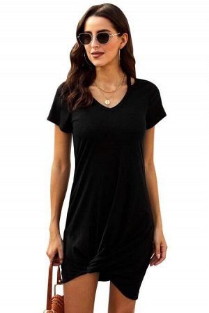 Черное платье-футболка с глубоким вырезом и фигурным узлом снизу