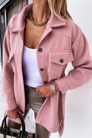 Розовое пальто на пуговицах с лацканами и нагрудными карманами