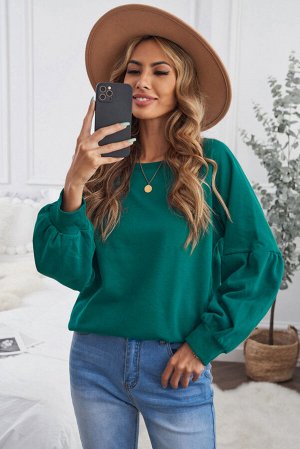 Зеленый свитшот-пуловер с заниженными плечами и пышными рукавами-реглан
