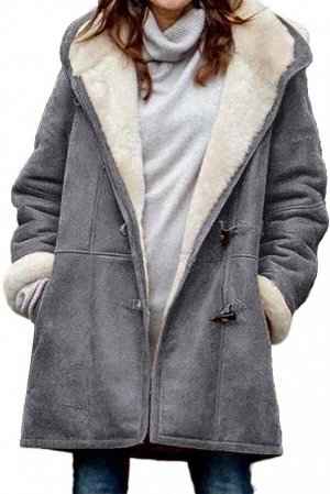 Серое замшевое пальто средней длины с подкладкой и капюшоном из флиса