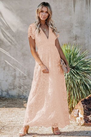 Розовое кружевное длинное платье с V-образным вырезом