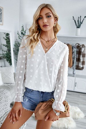 Белая блуза в горошек с V-образным вырезом с запахом