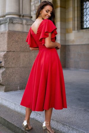 Красное длинное платье с V-образным вырезом и оборками на рукавах на рукавах
