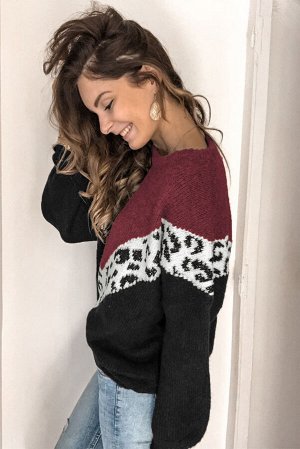 Бордово-черный свитер белым V-образным леопардовым принтом