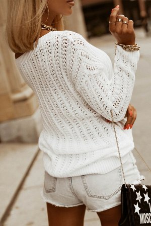 Белый свободный свитер крупной вязки с перфорацией