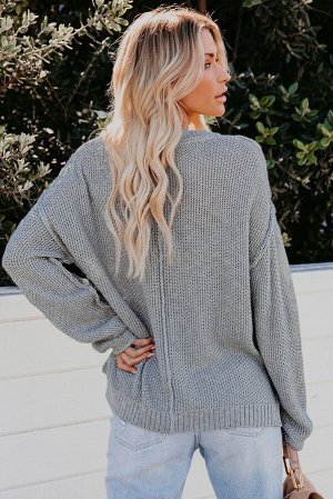 Серый свободный вязаный свитер с вырезом на пуговицах