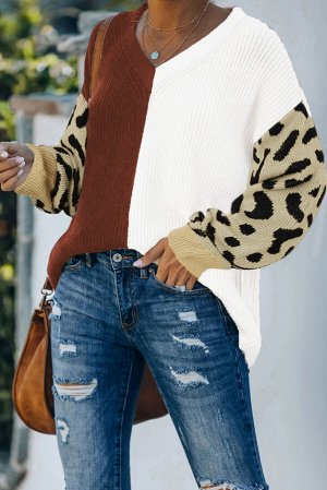 Коричнево-белый свободный вязаный свитер-пуловер с леопардовыми рукавами