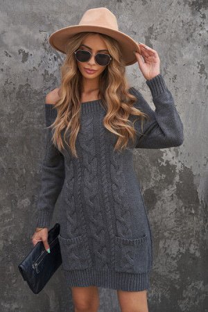 Серое вязаное платье-свитер с открытыми плечами