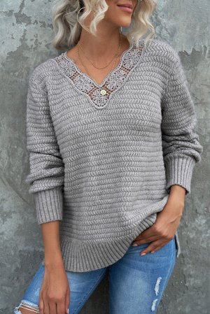 Серый вязаный свитер с V-образным вырезом с кружевной отделкой