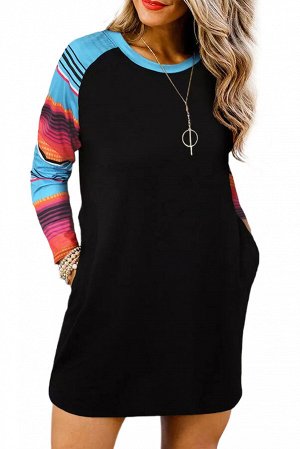 Черное платье-свитшот с разноцветными полосатыми рукавами-реглан