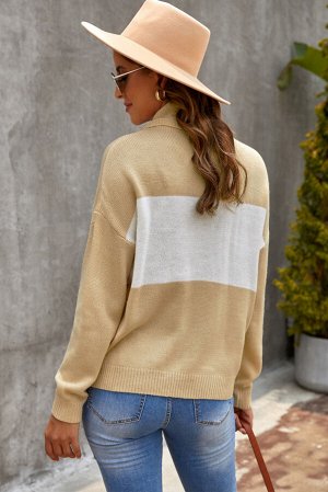 Желто-белый вязаный свитер с воротником-хомут