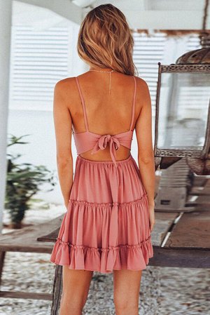 Розовое платье с V-образным вырезом с кружевной отделкой и оборками