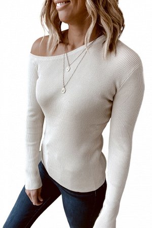 Белый вязаный пуловер с открытым плечом