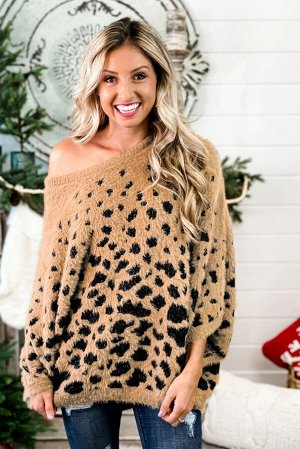 Бежевый свитер оверсайз с леопардовым принтом