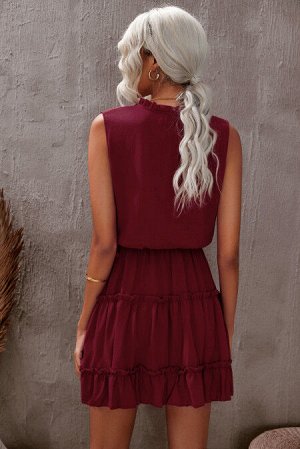 Бордовое свободное мини-платье без рукавов с V-образным вырезом и оборками