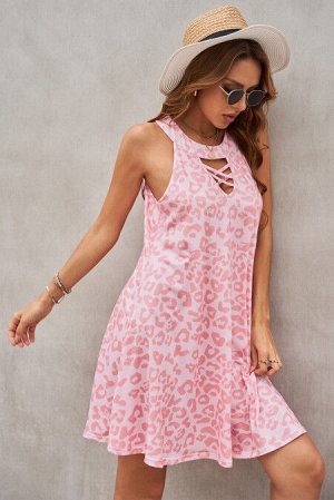 Розовое мини-платье без рукавов с фигурным треугольным вырезом и леопардовым принтом