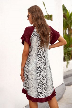 Бордовое платье-футболка с воланами и леопардовым принтом