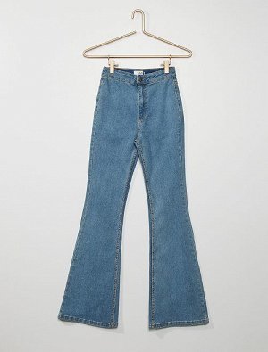 Расклешенные джинсы