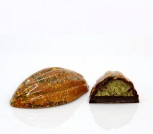 Корпусная шоколадная конфета с хрустящей фисташкой