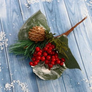Декор "Зимнее чудо" ягоды шишка хвоя в снегу 20 см