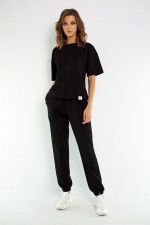 Костюм Костюм Kivviwear 4036-4037 черный 
Состав: ПЭ-24%; Хлопок-70%; Эластан-6%;
Сезон: Осень-Зима
Рост: 170

Костюм с брюками средней посадки с отделкой в виде канта по деталям переда и карманами в