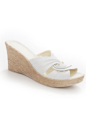 Шлепки Страна производитель: Турция
Размер женской обуви x: 36
Полнота обуви: Тип «F» или «Fx»
Вид обуви: Шлепанцы
Материал верха: Натуральная кожа
Материал подкладки: Натуральная кожа
Материал подошв