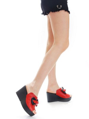 Шлепки Страна производитель: Турция
Размер женской обуви x: 36
Полнота обуви: Тип «F» или «Fx»
Вид обуви: Шлепанцы
Материал верха: Натуральная кожа
Материал подкладки: Натуральная кожа
Стиль: Романтич
