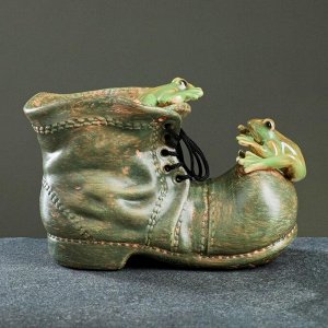 Кашпо "Ботинок с жабами" 19*13см