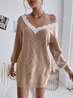 Платье-свитер с V-образным воротником и кружевной отделкой