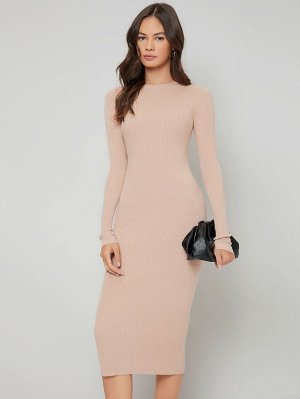 Облегающее платье-свитер в рубчик