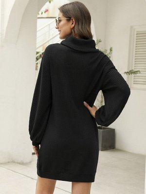 Однотонное платье-свитер с высоким вырезом без сумки